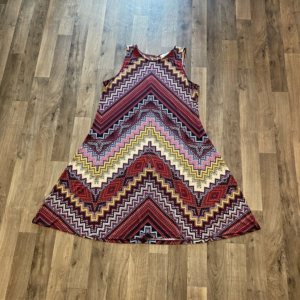 Jones Studio Swing Dress Size Large Chevron Red Sleeveless